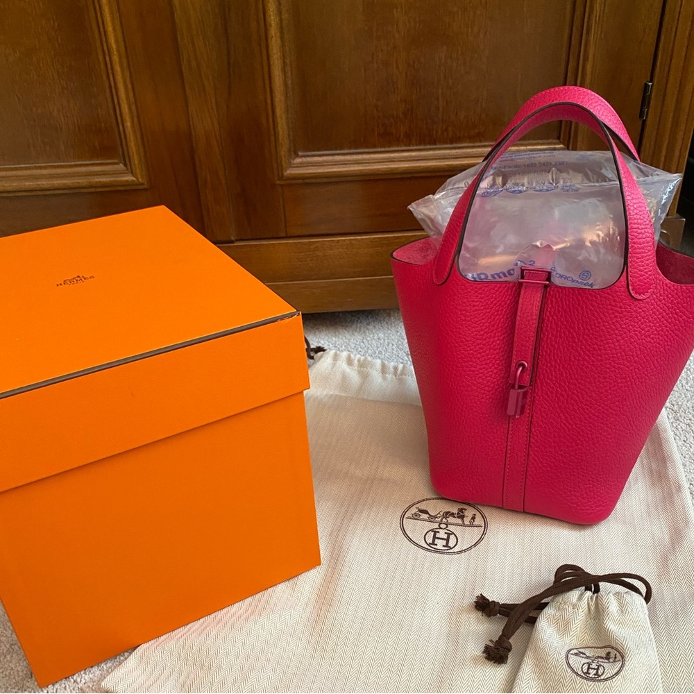 New condition Hermes Picotin 18 Lock w/ monochrome lock in gorgeous Rose Mexico!